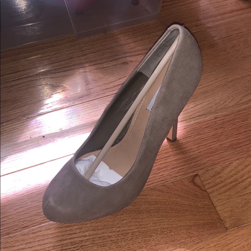 Taupe Steve Madden heels